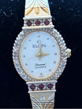 ELGIN Woman’s Gold Tone Watch EPR06-007 5Y30 Ruby and Diamond Chips